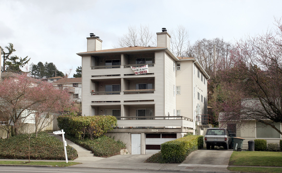 Sound Breeze Apartments in Seattle, WA - Building Photo