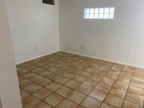 7601 NW 166th Ter in Hialeah, FL - Building Photo - Building Photo