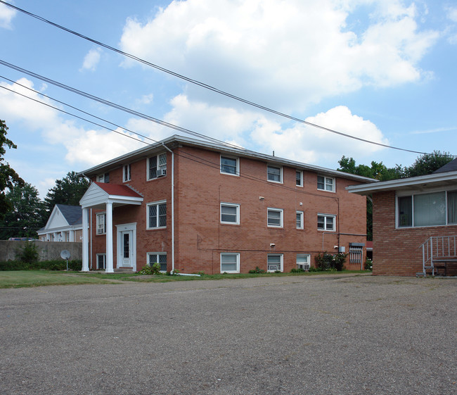 914 N Main St in Canton, OH - Building Photo - Building Photo