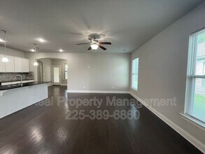 7948 Antebellum Ave in Baton Rouge, LA - Building Photo - Building Photo