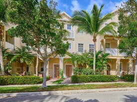105 E Pigeon Plum Dr in Jupiter, FL - Building Photo