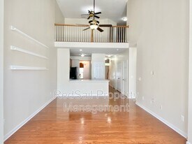 303 Daniels Dr in Yorktown, VA - Building Photo