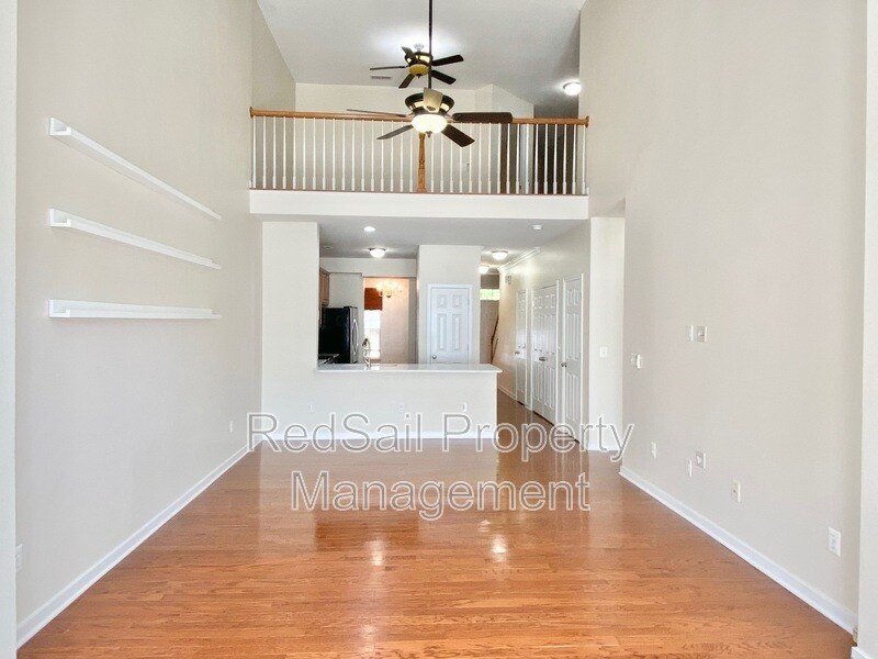 303 Daniels Dr in Yorktown, VA - Building Photo