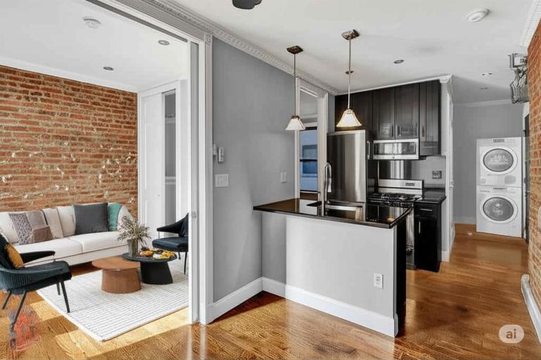 314 E 106th St in New York, NY - Building Photo