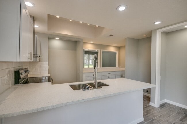 property at 923 Cranberry Hill Ct