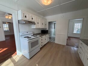 78 Central St in Brattleboro, VT - Building Photo - Building Photo