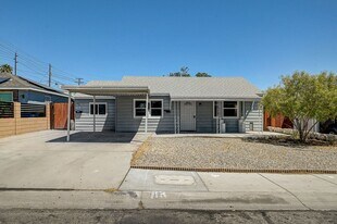 1405 E Bridger Ave in Las Vegas, NV - Building Photo