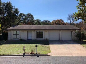 7107 S Brook Dr in Austin, TX - Building Photo