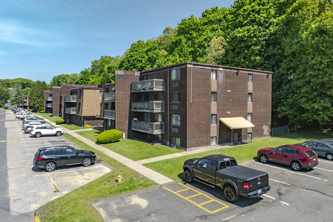 The Lions in Danbury, CT - Building Photo