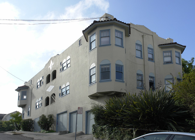 479 Hanover Ave in Oakland, CA - Building Photo - Building Photo