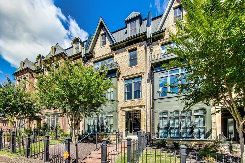 10821 Symphony Park Dr in North Bethesda, MD - Building Photo