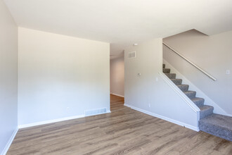 The Row at 35th Apartments in Davenport, IA - Foto de edificio - Interior Photo