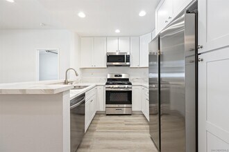 11420 Caminito La Bar in San Diego, CA - Building Photo - Building Photo