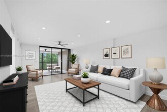 2812 N 46th Ave in Hollywood, FL - Building Photo - Building Photo