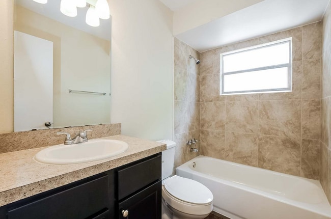 521 Sunrise Dr in Casselberry, FL - Building Photo - Building Photo