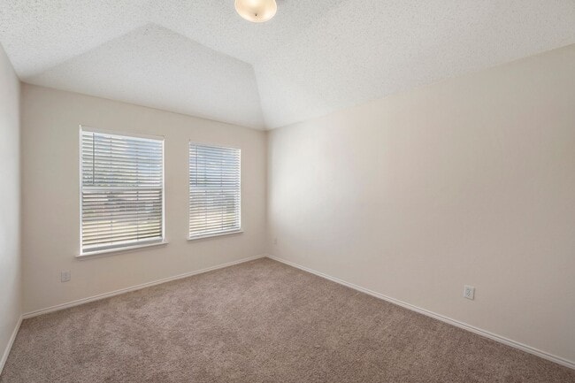 6917 Club Creek Dr in Fort Worth, TX - Building Photo - Building Photo