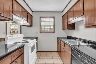 320 11th St N, Unit #2 in Columbus, MS - Foto de edificio - Building Photo