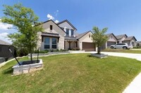 1012 Elenora Dr in Leander, TX - Foto de edificio - Building Photo