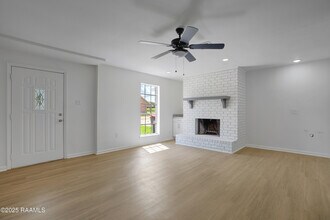 109 Courtney Dr in Duson, LA - Building Photo - Building Photo