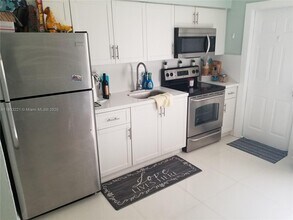 277 NW 75th St in Miami, FL - Building Photo - Building Photo