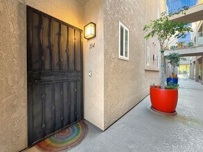 521 Arbor Dr in San Diego, CA - Building Photo - Building Photo