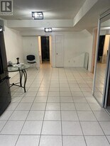 28 Ramsgate Ct in Markham, ON - Building Photo