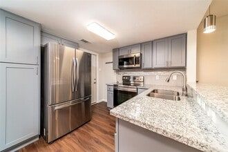 2614 Cleburne St in Houston, TX - Building Photo - Building Photo