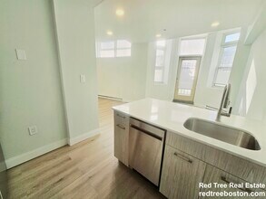 195 Park Dr in Boston, MA - Foto de edificio - Building Photo