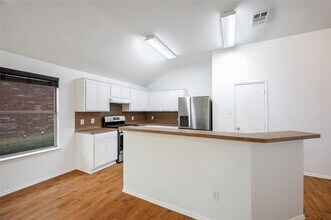 1001 Campbell Dr in McKinney, TX - Building Photo - Building Photo