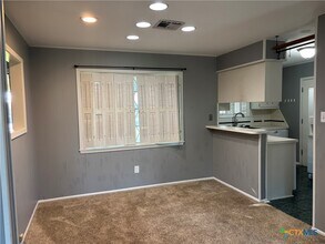 516 Dove Dr in Victoria, TX - Building Photo - Building Photo