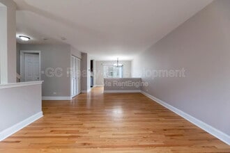 8015 Windsor Dr in Darien, IL - Building Photo - Building Photo