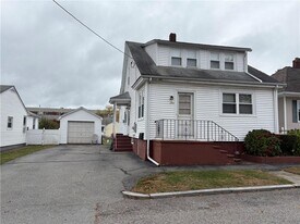 293 Sutton Ave in East Providence, RI - Building Photo