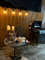 2542 Monroe St, Unit Apartment 2 in Hollywood, FL - Building Photo