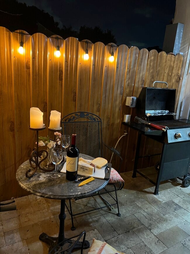 2542 Monroe St, Unit Apartment 2
