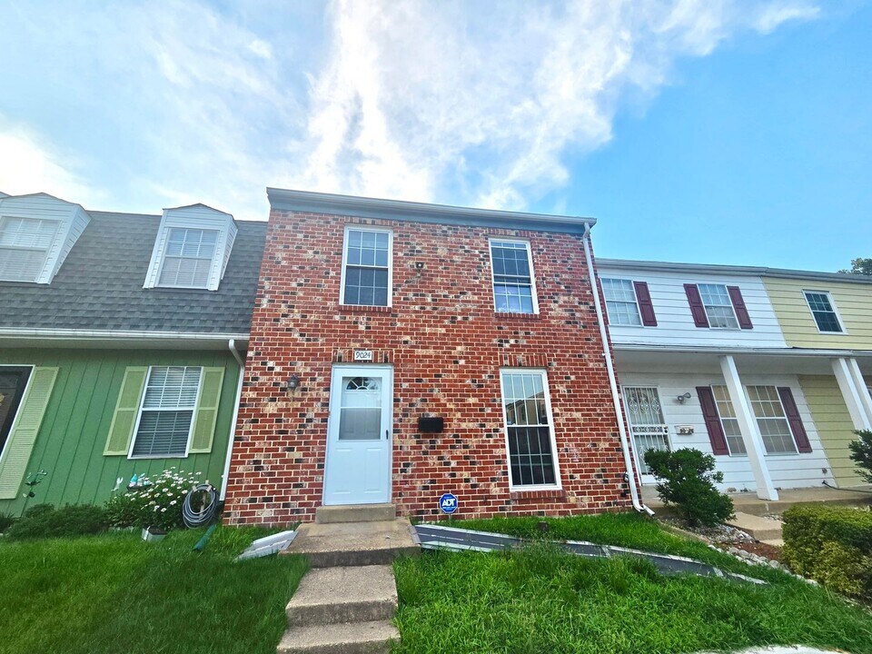 9024 Continental Pl in Hyattsville, MD - Building Photo