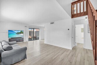 10611 SW 113th Pl in Miami, FL - Building Photo - Building Photo