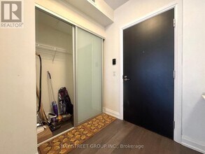 5-2325 Sheppard Ave E in Toronto, ON - Building Photo - Building Photo