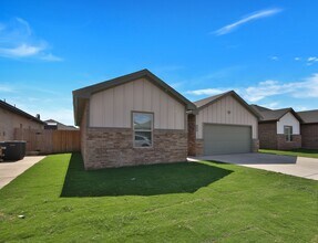 6921 17th St in Lubbock, TX - Building Photo - Building Photo