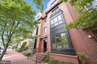 1412 Main Line Blvd in Alexandria, VA - Building Photo