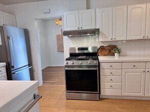 2511 Foothill Blvd in Montrose, CA - Building Photo - Building Photo