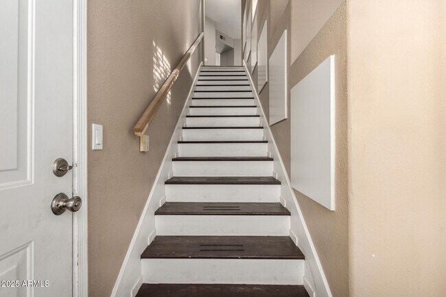3236 E Chandler Blvd in Phoenix, AZ - Building Photo - Building Photo