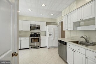 5812 Apsley House Ct in Alexandria, VA - Building Photo - Building Photo
