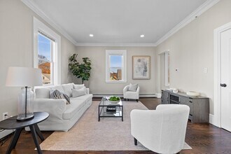 62 Chestnut St in Saugus, MA - Building Photo - Building Photo