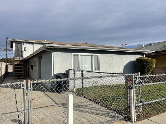 property at 1111 E Robidoux St