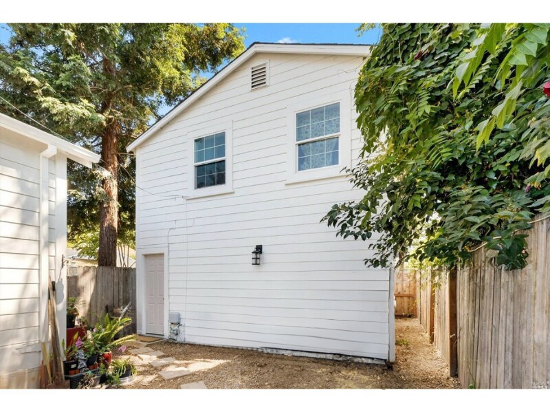 138 Lincoln St in Santa Rosa, CA - Foto de edificio