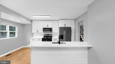 8009 Nolcrest Rd in Glen Burnie, MD - Building Photo - Building Photo