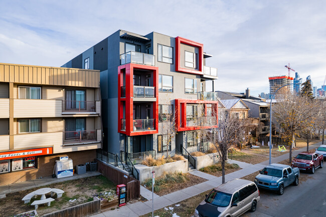 1734 11 Av SW in Calgary, AB - Building Photo - Building Photo