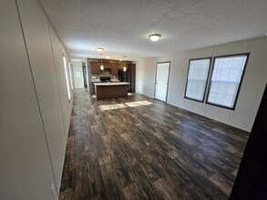 6045 Frederick St in Romulus, MI - Building Photo - Building Photo