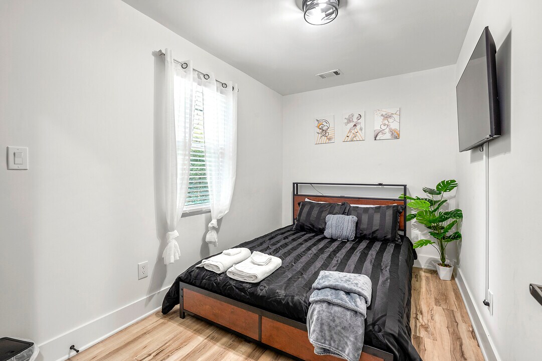 2310 Tiger Flowers Dr NW, Unit Guest Home in Atlanta, GA - Foto de edificio