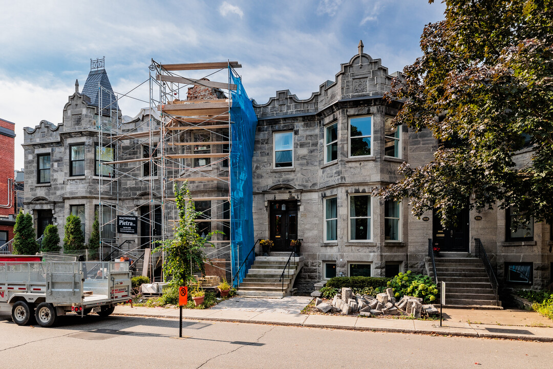 322 Elm Av in Westmount, QC - Building Photo